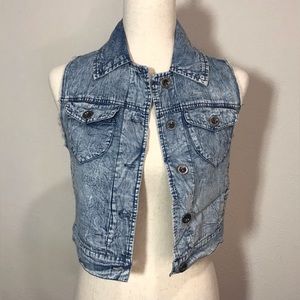 Mimi Chica acid wash denim vest. Size S.